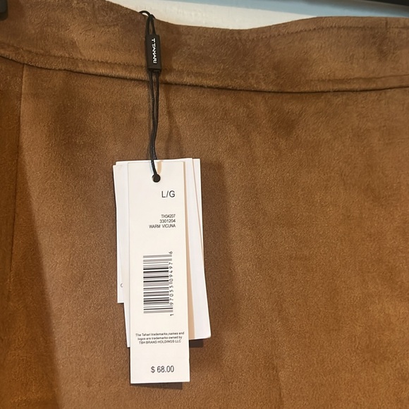 NWT faux suede skirt - Picture 5 of 5